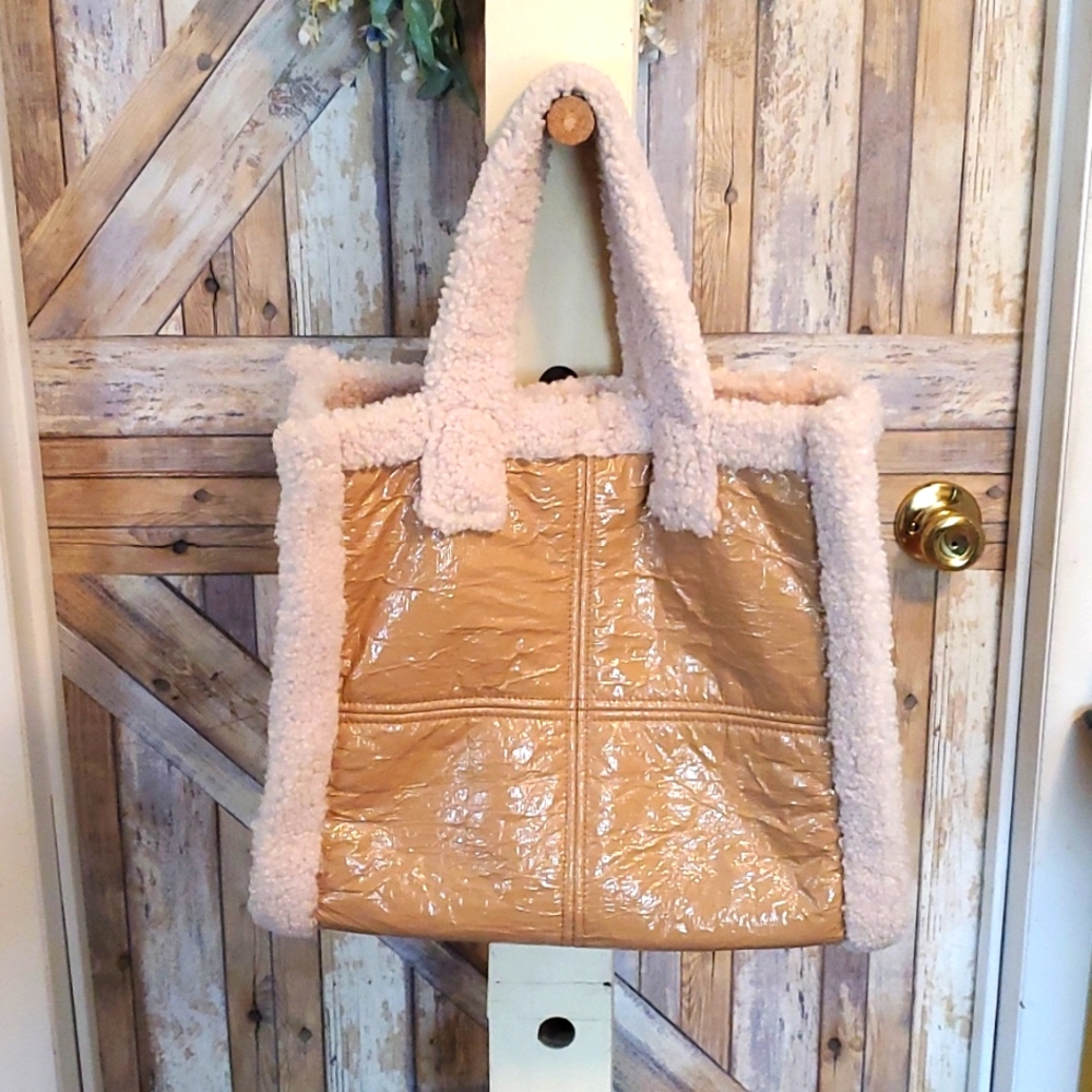 Stand Studio women's Faux Fur should bag.